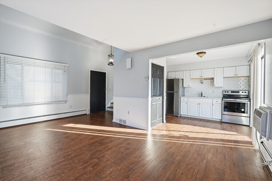 More Photos Of 3915 Devon Rd, Royal Oak Apartments For Sale