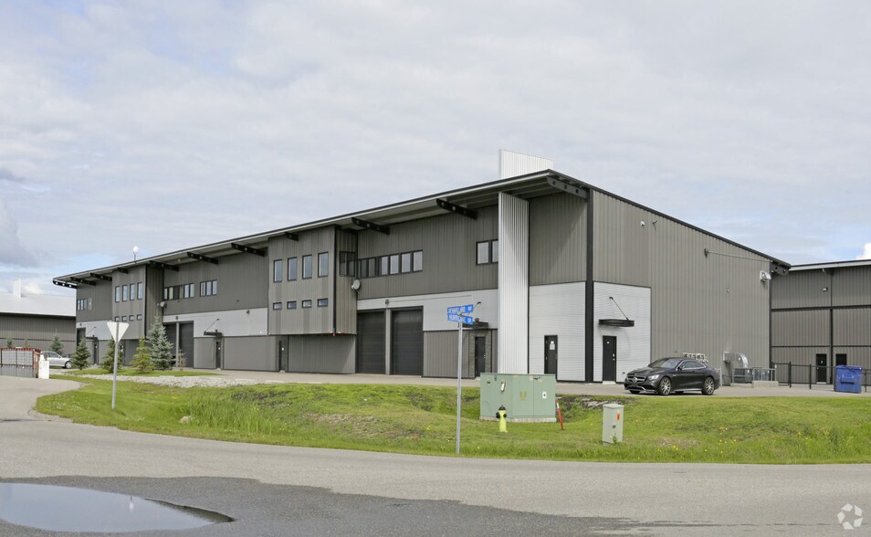 Primary Photo Of 624 Dehavilland Way, Calgary Airplane Hangar For Sale
