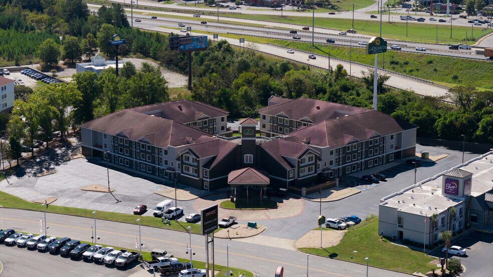 More Photos Of 3944 River Place Dr, Macon-Bibb Hotel For Sale