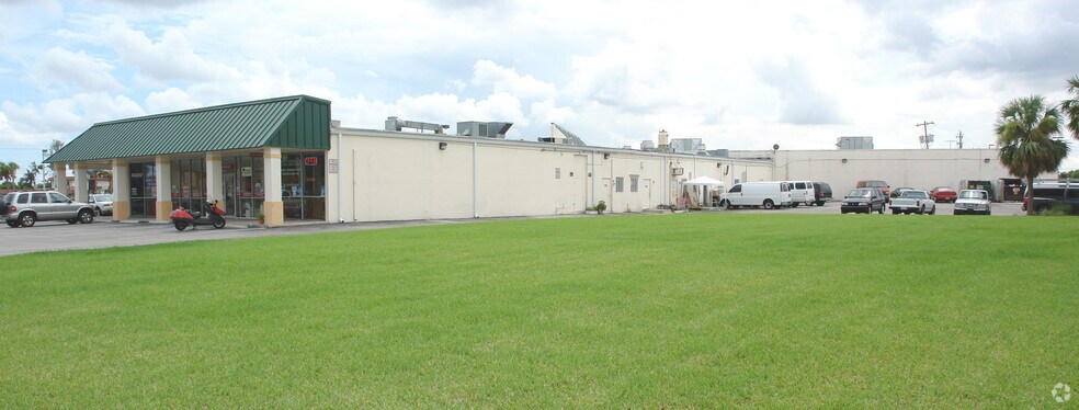 More Photos Of 1021-1051 N State Road 7, Margate Freestanding For Lease