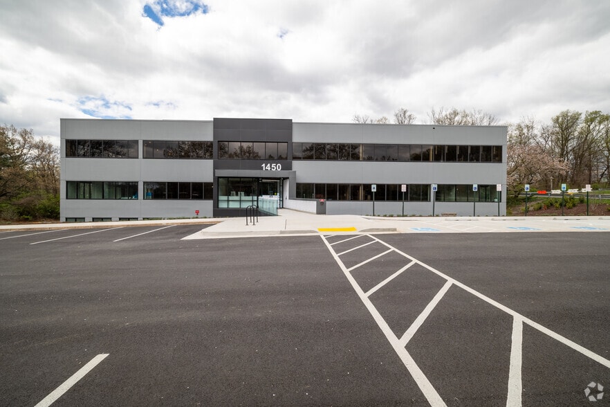 More Photos Of 1450 Research Blvd, Rockville Office For Lease