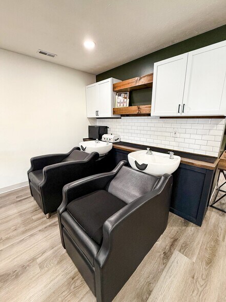 More Photos Of 138 3rd St, Underwood Freestanding For Sale