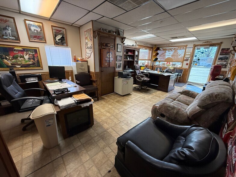 More Photos Of 110 N 9th St, Petersburg Restaurant For Sale