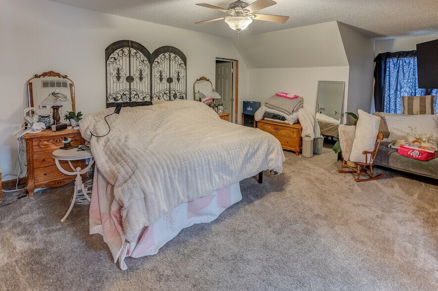 More Photos Of 836 E Highway N, Wentzville Flex For Sale