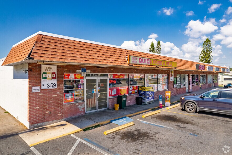 Primary Photo Of 7509 46th Ave N, Saint Petersburg Convenience Store For Lease