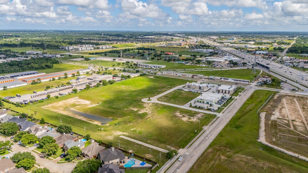 More Photos Of 1121 Grand Oak Blvd, League City Land For Sale