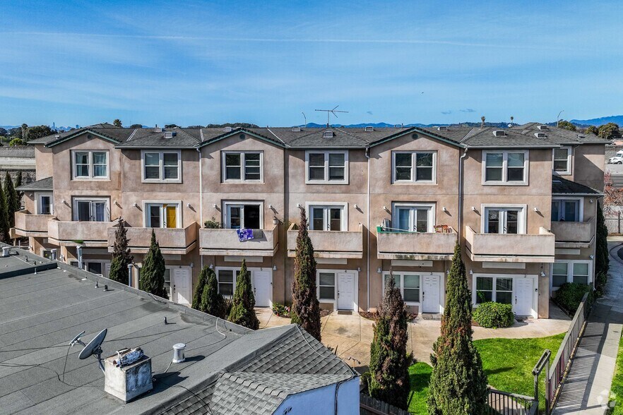 More Photos Of 5114 Wall Ave, Richmond Apartments For Sale