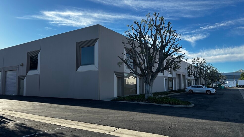 Primary Photo Of 4082 N Southbank Dr, Oxnard Manufacturing For Sale