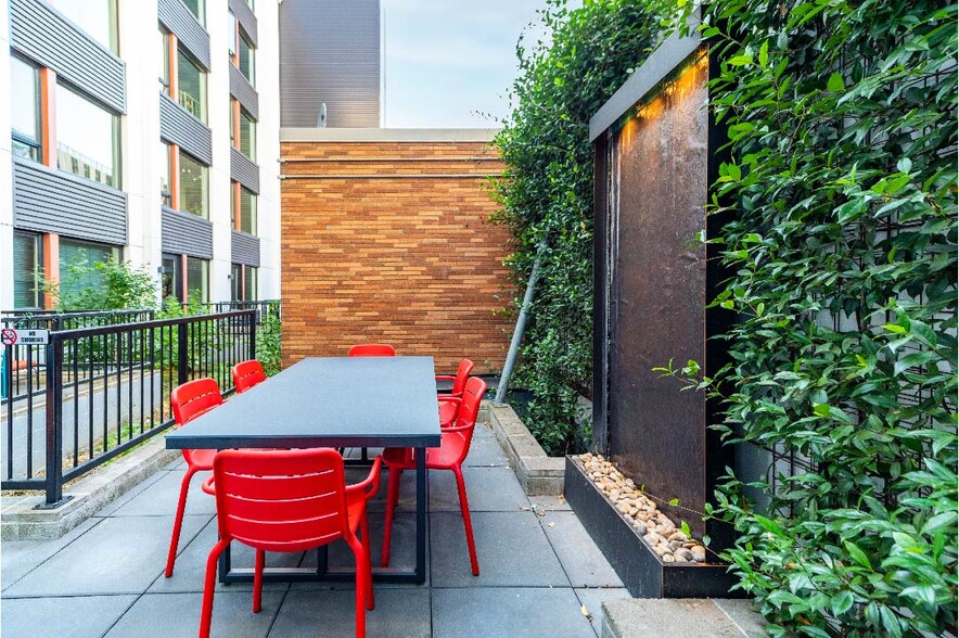 More Photos Of 77 NE Grand Ave, Portland Apartments For Lease