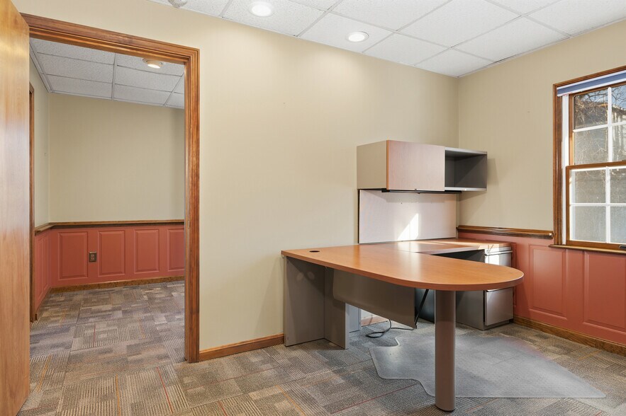 More Photos Of 352 Park Ave, Woonsocket Office For Sale