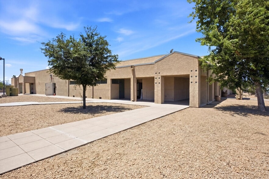 More Photos Of 4011 N 51st Ave, Phoenix Medical For Sale