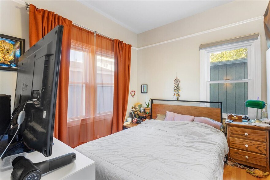 More Photos Of 3110 California St, Berkeley Multifamily For Sale