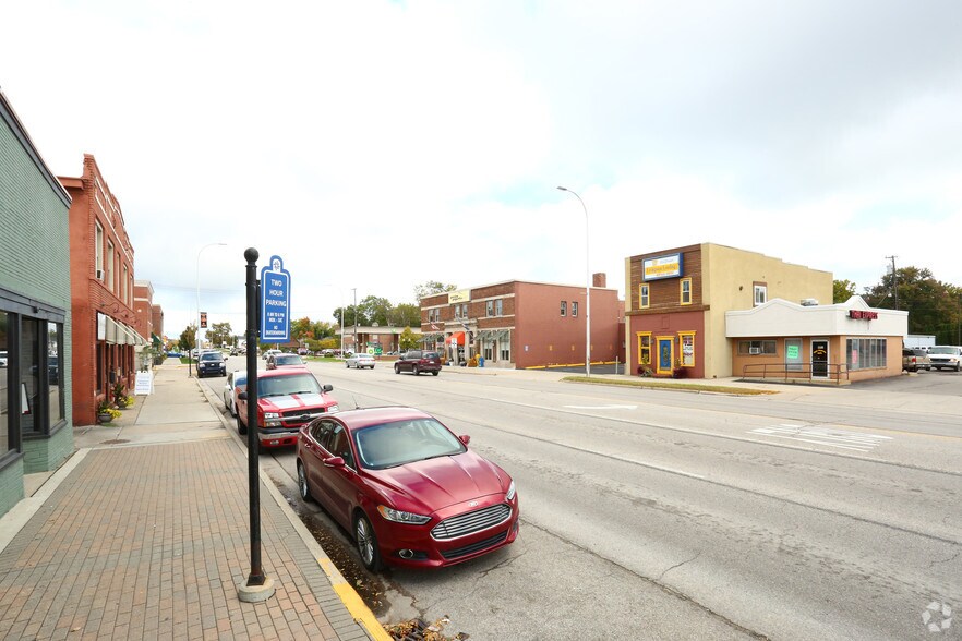 More Photos Of 116 W Grand River Ave, Brighton Storefront Retail Office For Sale