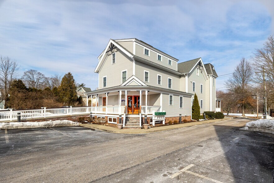 More Photos Of 27 Catoonah St, Ridgefield General Retail For Sale