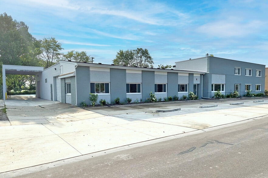 Primary Photo Of 4310 Delemere Blvd, Royal Oak Manufacturing For Sale
