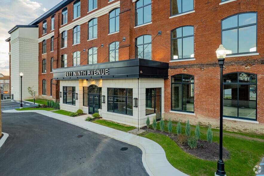 More Photos Of 2400 8th Ave, Altoona Office For Sale