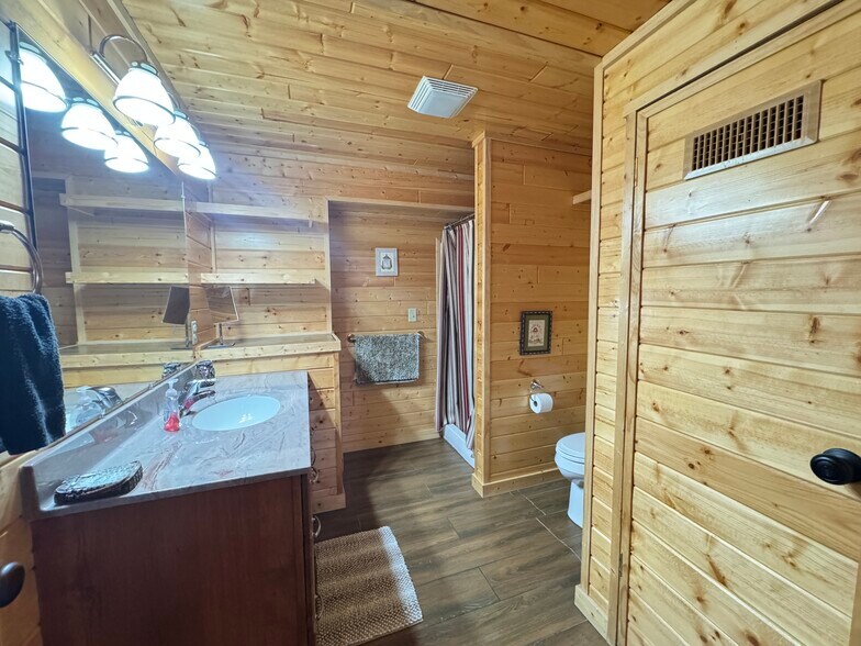 More Photos Of 4475 County P, Rhinelander Hotel For Sale