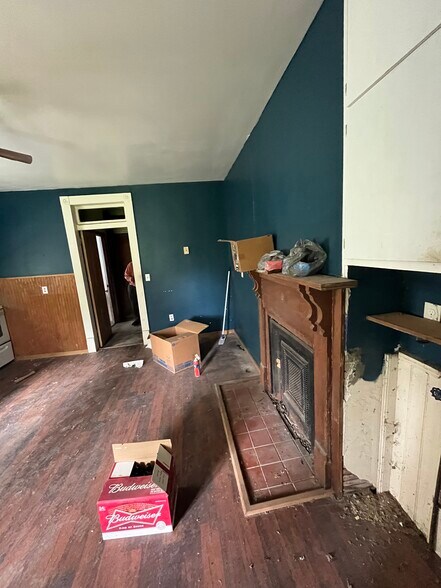 More Photos Of 61961 Dysart Woods Rd, Belmont Specialty For Sale