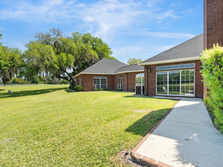 More Photos Of 15400 S US Highway 301, Summerfield Office For Sale