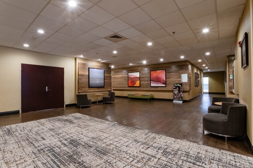 More Photos Of 600 Interstate 30, Little Rock Hotel For Sale