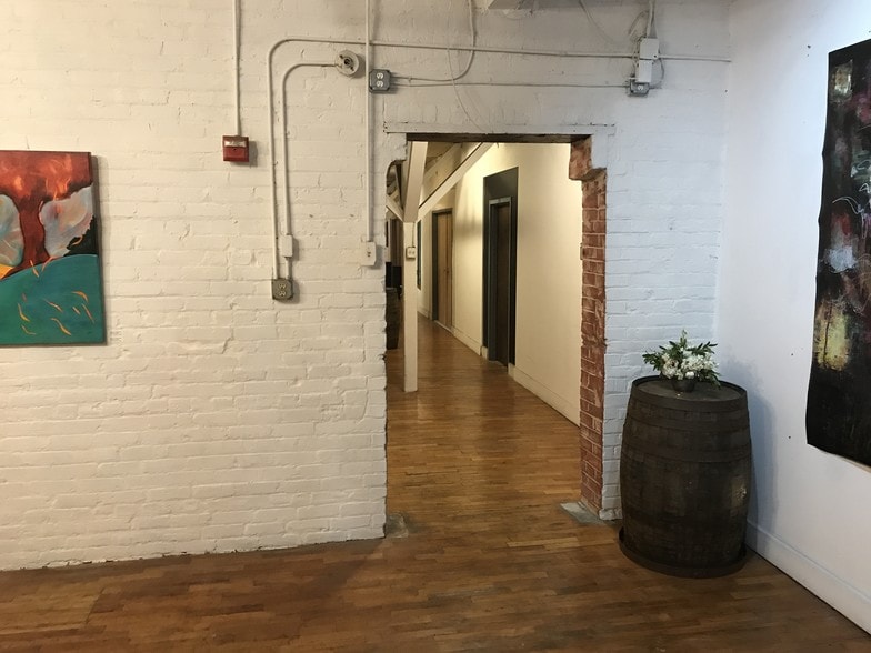 More Photos Of 1906 N Armenia Ave, Tampa Loft Creative Space For Lease