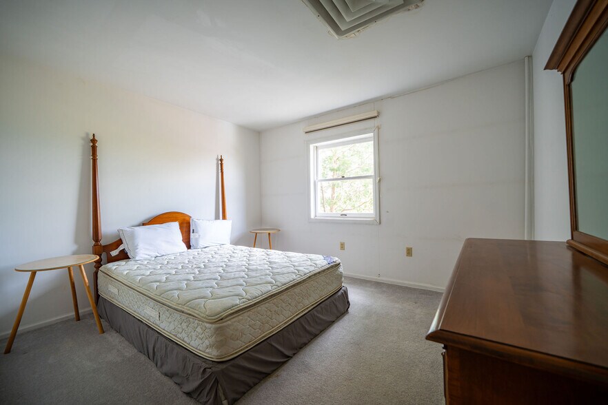 More Photos Of 2990 Bethel Rd, Columbus Funeral Home For Sale