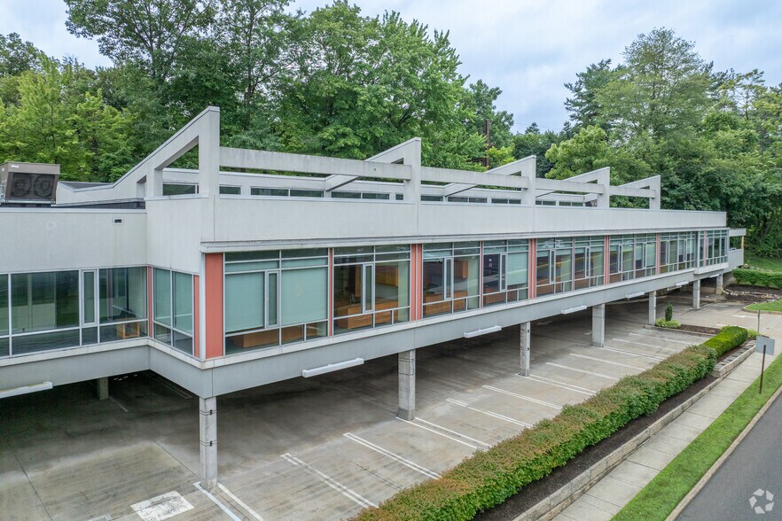 More Photos Of 1061 Rydal Rd, Jenkintown Office For Sale
