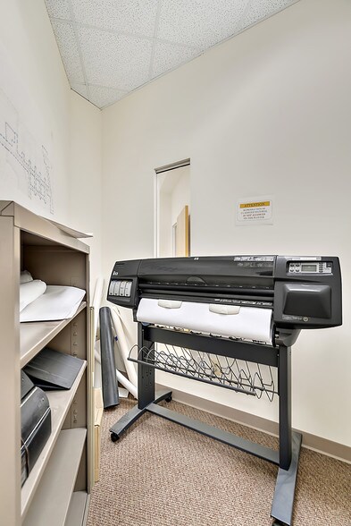 More Photos Of 4229 Lafayette Center Dr, Chantilly Office Residential For Lease