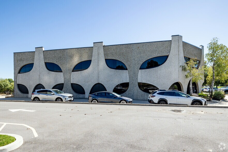 More Photos Of 80 Davids Dr, Hauppauge Warehouse For Sale