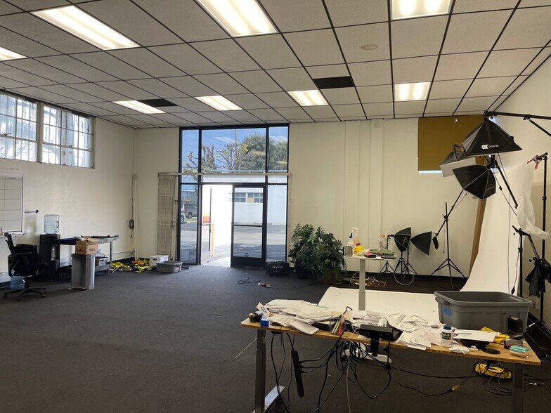 More Photos Of 3015 Kilson Dr, Santa Ana Warehouse For Lease