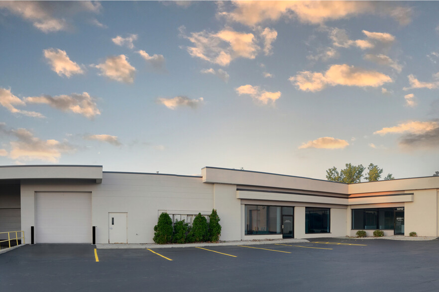 Primary Photo Of 3230-3268 Union Rd, Cheektowaga Showroom For Lease