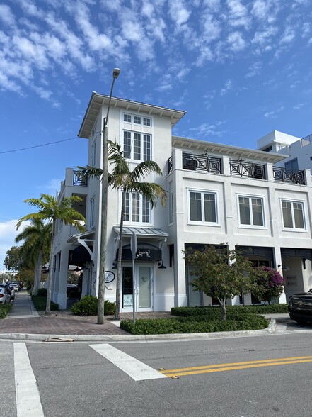 Primary Photo Of 104 SE 1st Ave, Delray Beach Office Residential For Lease