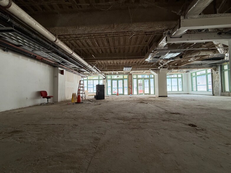 More Photos Of 101 E Flagler St, Miami Apartments For Lease