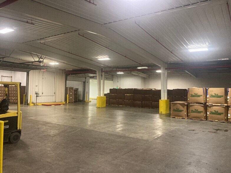 More Photos Of 483 El Camino Real S, Salinas Warehouse For Sale