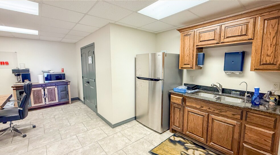 More Photos Of 1403 E County Road 120, Midland Industrial For Lease