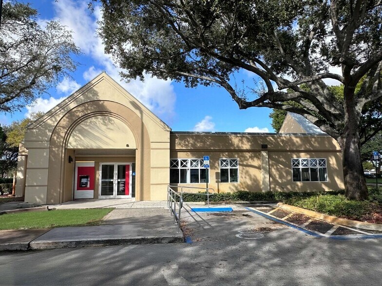 Primary Photo Of 1700 W Commercial Blvd, Fort Lauderdale Bank For Sale