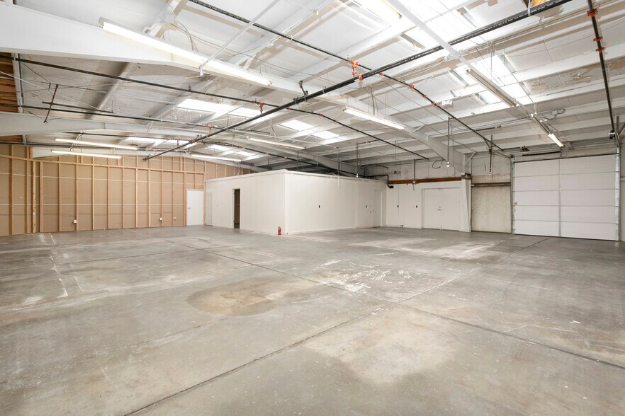 More Photos Of 798 NW Dunbar Ave, Troutdale Unknown For Lease