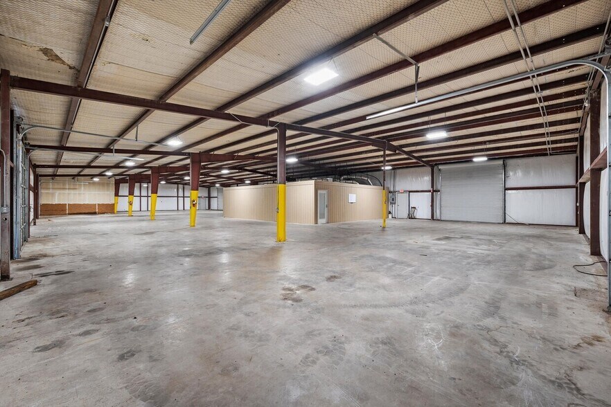 More Photos Of 8398 S Interstate 35, Belton Warehouse For Sale