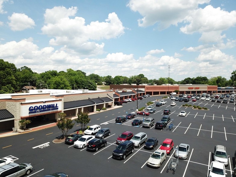 More Photos Of 100 Spalding Square, Griffin Unknown For Lease