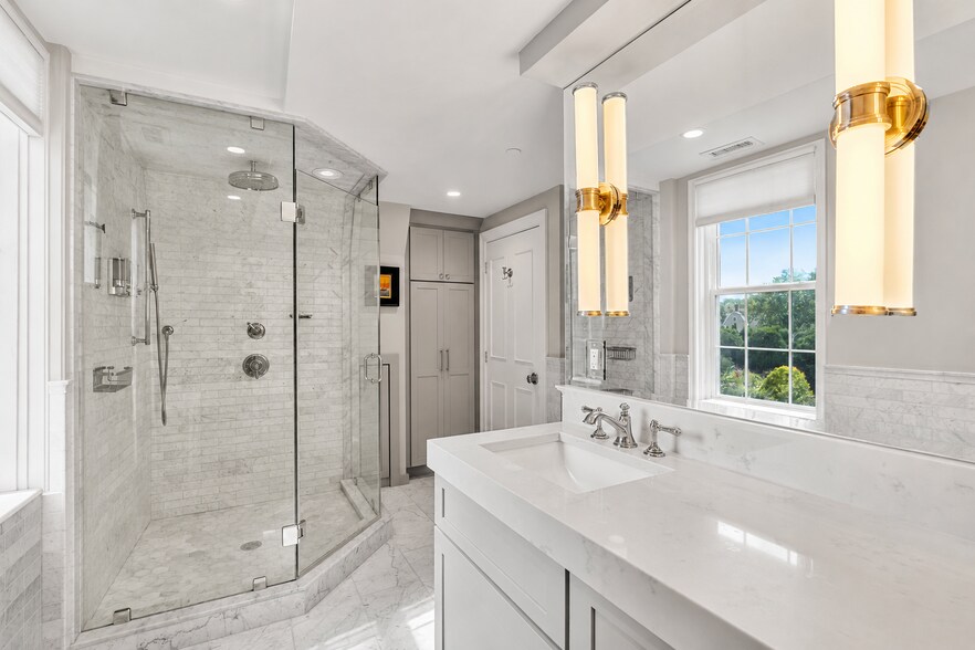 More Photos Of 314 Essex St, Salem Specialty For Sale