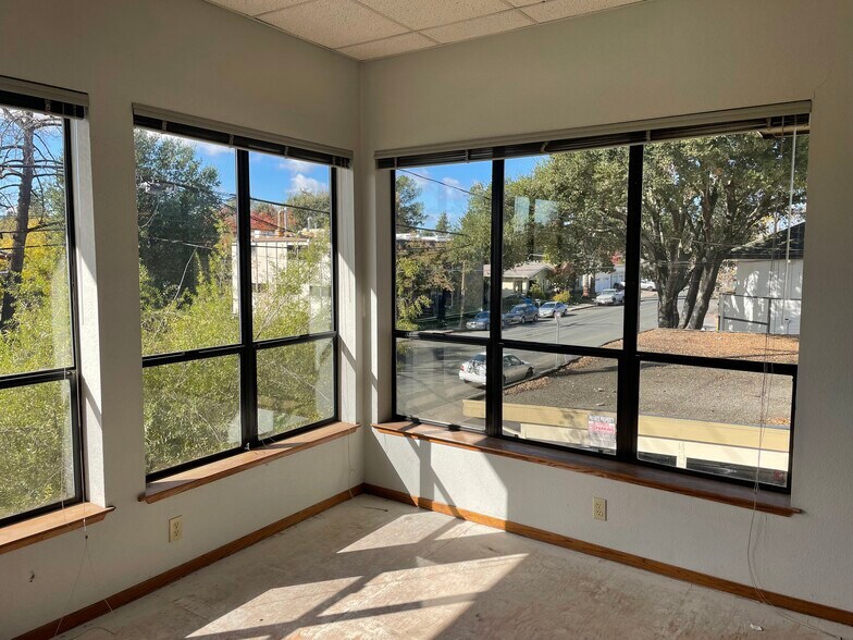 More Photos Of 448 S E St, Santa Rosa Office For Sale