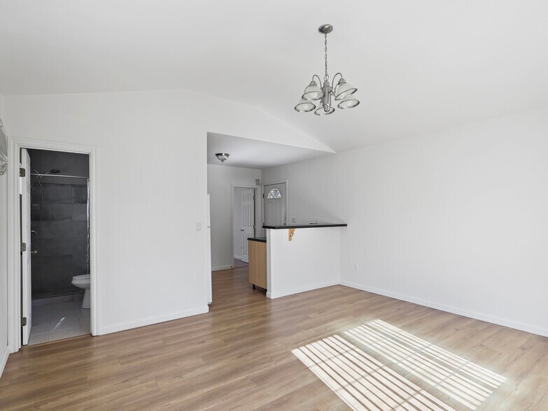 More Photos Of 1168 Justin Ave, Glendale Apartments For Sale