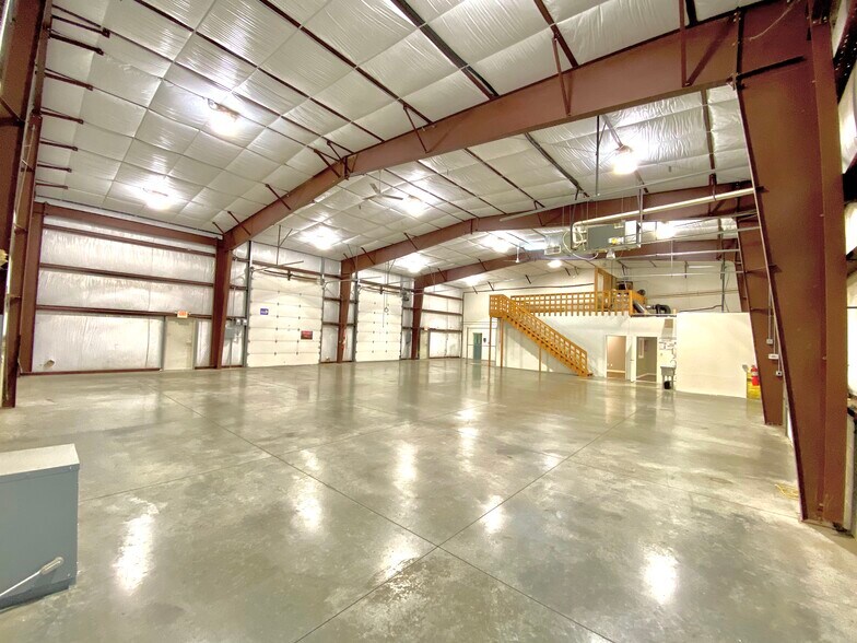 More Photos Of 2101 Oak Ave, Yakima Warehouse For Lease