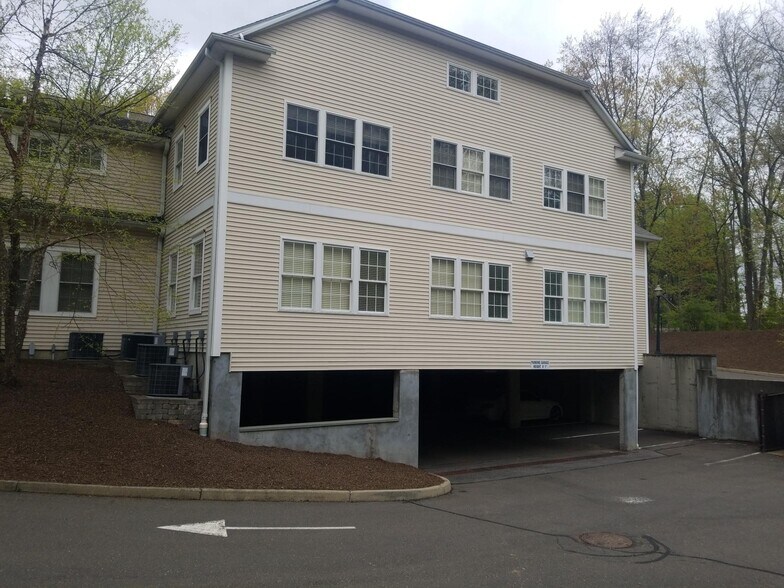 More Photos Of 1 Reserve Rd, Danbury Medical For Lease