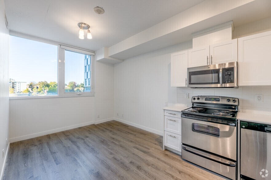 More Photos Of 100 Bond St E, Oshawa Apartments For Lease