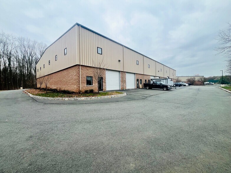 More Photos Of 3301-3393 S Clinton Ave, South Plainfield Light Distribution For Lease