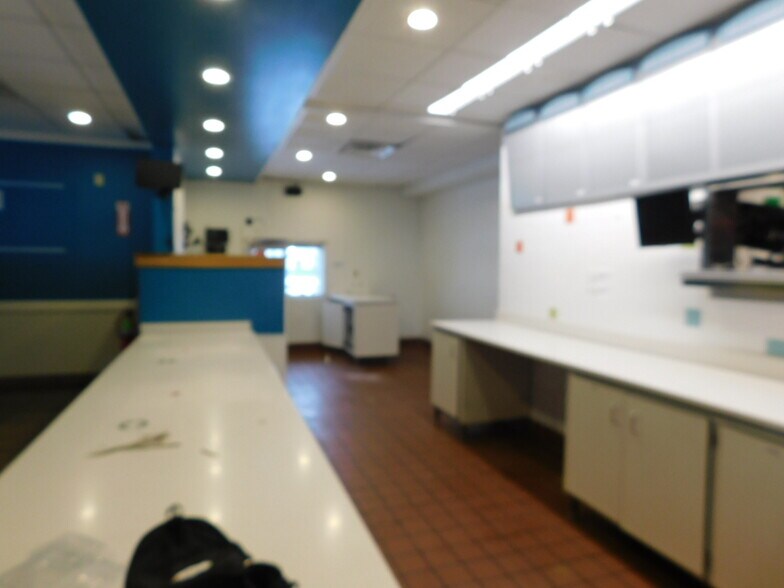 More Photos Of 7320 W Good Hope Rd, Milwaukee Fast Food For Lease