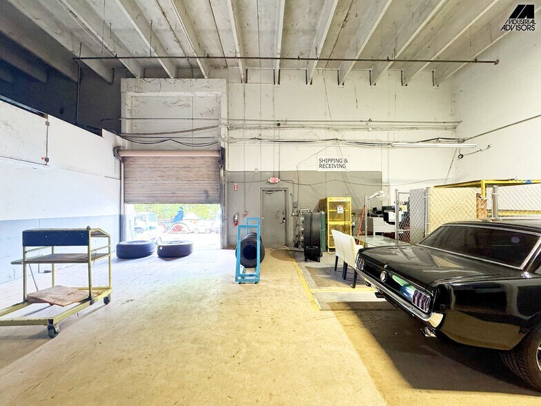More Photos Of 5601-5603 NW 159th St, Hialeah Manufacturing For Lease