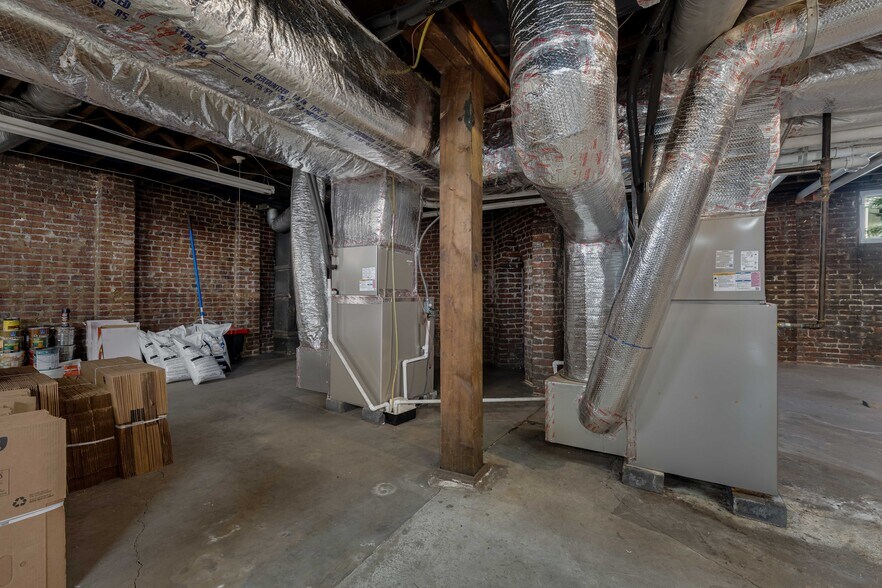 More Photos Of 114 E Unaka Ave, Johnson City Office Residential For Sale