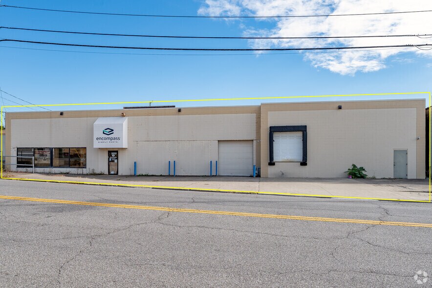 More Photos Of 630 Maryland Ave, Charleston Warehouse For Lease
